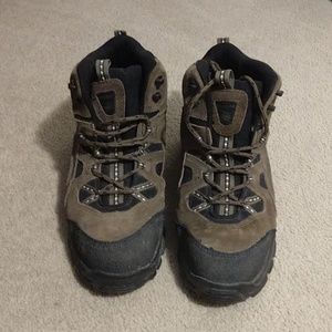 Steel toe boots